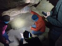 Dans la grotte Dans la grotte